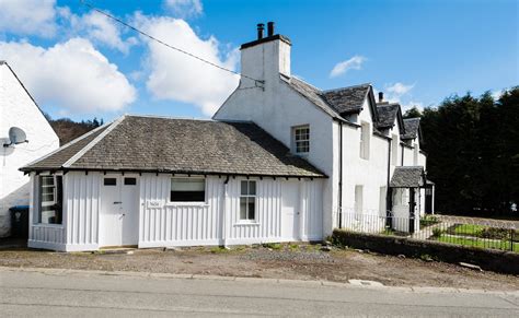Last Minute Holiday Cottages in Pitlochry, UK from £22.